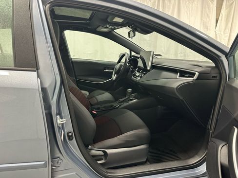Used 2025 Toyota Corolla SE w/ SE Premium Package image 55