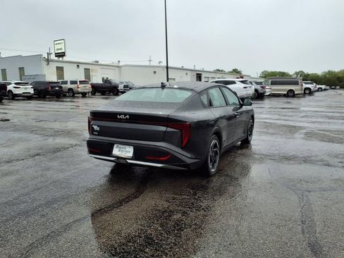 Used 2025 Kia K4 EX FWD image 23