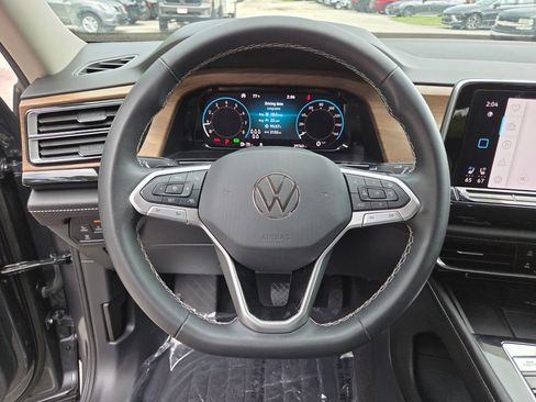 Used 2024 Volkswagen Atlas SE FWD image 28