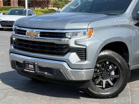Used 2024 Chevrolet Silverado 1500 LT RWD image 2
