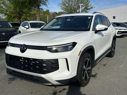 New 2025 Volkswagen Tiguan SE