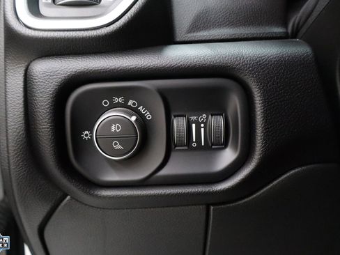 Used 2024 RAM 2500 Laramie w/ Safety Group AWD/4WD image 17