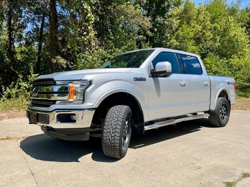 Used 2019 Ford F150 Lariat image 2