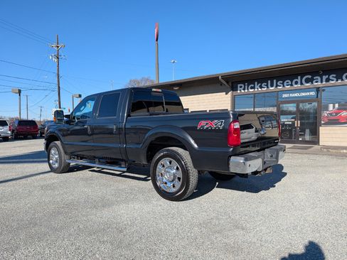 Used 2015 Ford F250 Lariat w/ Lariat Interior Package image 9
