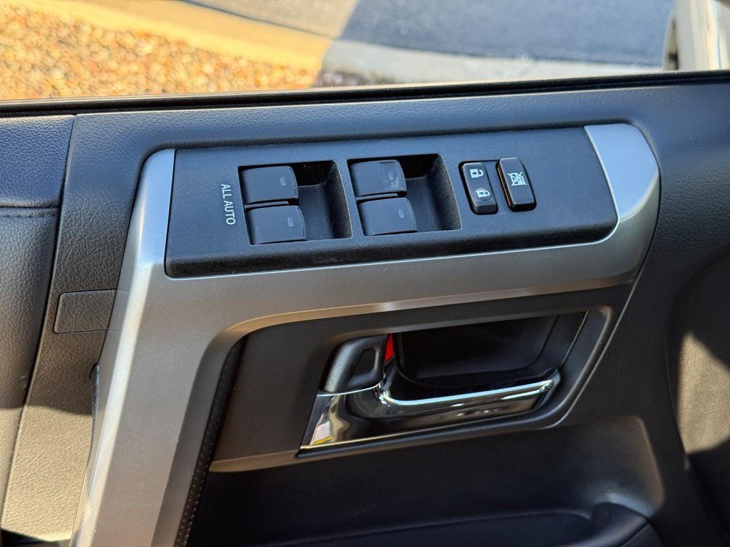 Used 2022 Toyota 4Runner Trail Special Edition AWD/4WD image 18