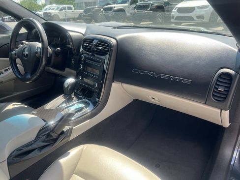 Used 2010 Chevrolet Corvette Convertible w/ Preferred Equipment Group RWD image 22