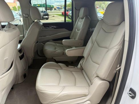 Used 2016 Cadillac Escalade ESV Premium AWD/4WD image 11