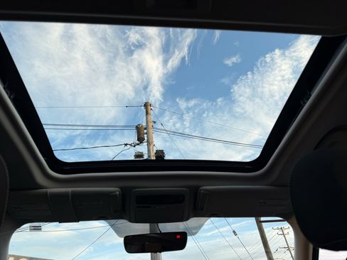 Used 2018 Subaru Forester 2.5i Premium w/ All-Weather Package image 10