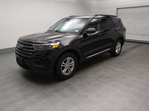 Used 2020 Ford Explorer XLT w/ Comfort Package AWD/4WD image 2