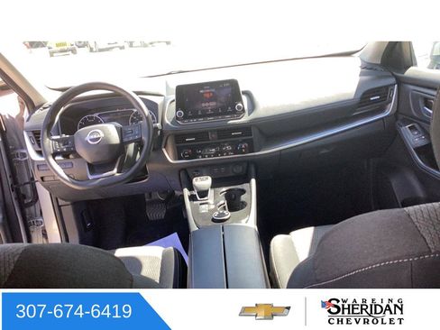 Used 2025 Nissan Rogue SV AWD/4WD image 9