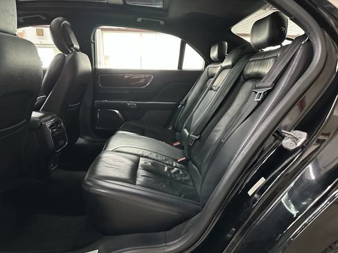 Used 2017 Lincoln Continental Select w/ Climate Package image 13