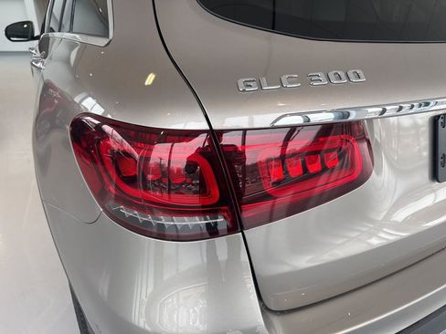 Used 2020 Mercedes-Benz GLC 300 4MATIC image 11