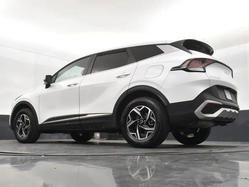 Used 2025 Kia Sportage LX image 12