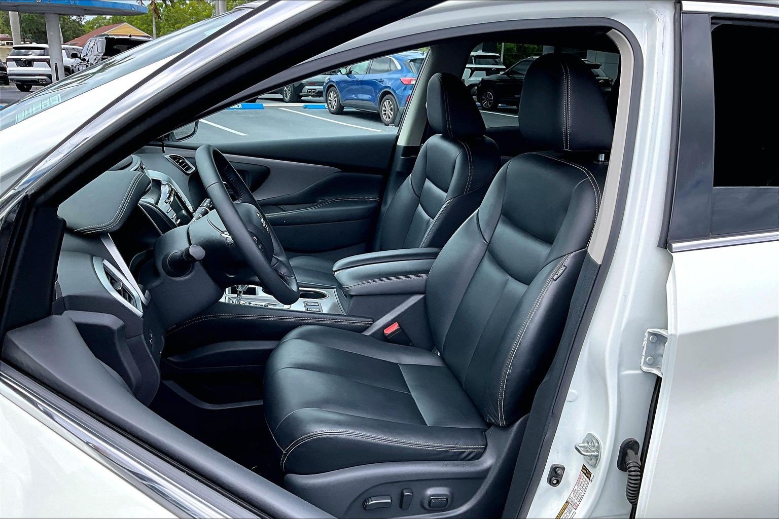 Used 2023 Nissan Murano SV w/ SV Midnight Edition Package FWD image 17