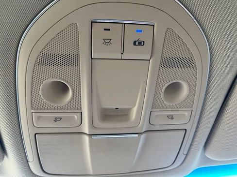 Used 2018 Genesis G80 3.8 RWD image 11