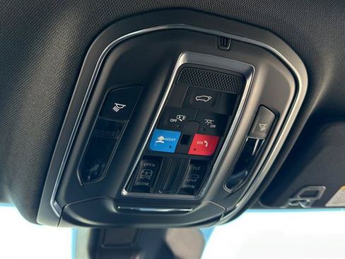Used 2025 Jeep Grand Cherokee Laredo X w/ Luxury Tech Group I AWD/4WD image 35