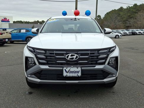 Certified 2025 Hyundai Tucson SE image 8