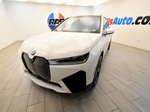 Used 2023 BMW iX xDrive50 w/ Premium Package AWD/4WD image 1
