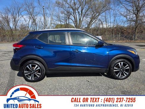 Used 2019 Nissan Kicks SV image 6