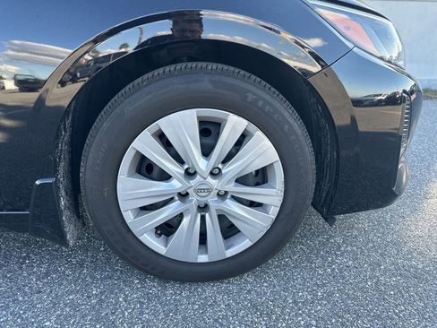 Used 2024 Nissan Sentra S image 5