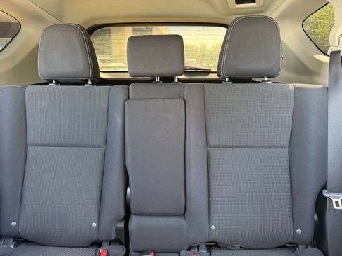 Used 2018 Toyota RAV4 XLE w/ Plus Extra Value Package image 20