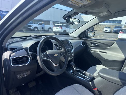 Used 2023 Chevrolet Equinox LS w/ Midnight Edition image 11