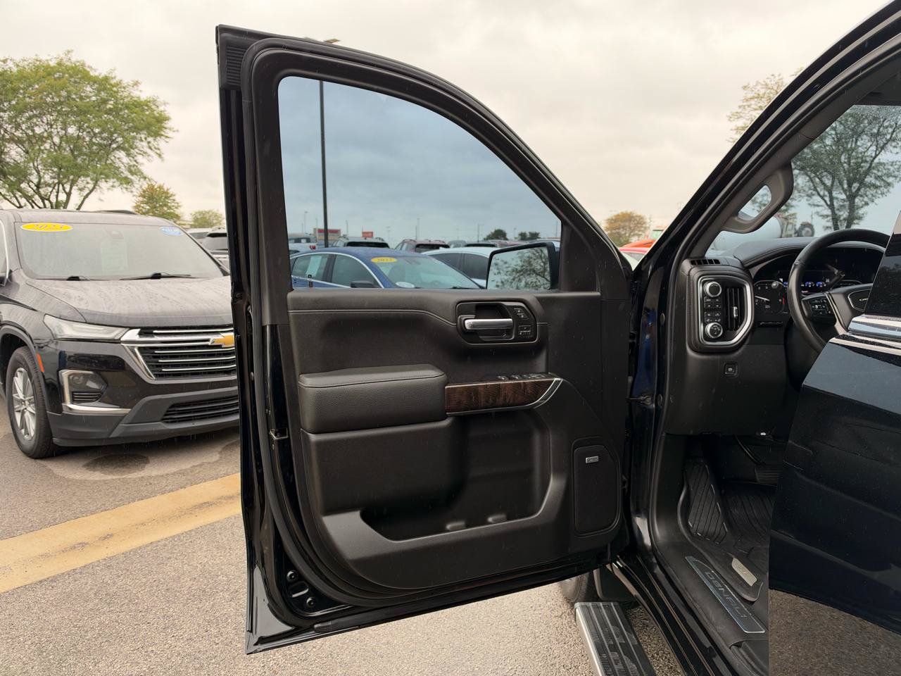 Used 2019 GMC Sierra 1500 Denali w/ Denali Ultimate Package AWD/4WD image 10