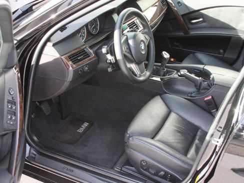 Used 2007 BMW 550i Sedan image 23