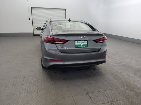 Used 2018 Hyundai Elantra SE w/ SE Connectivity Package 04 FWD image 6