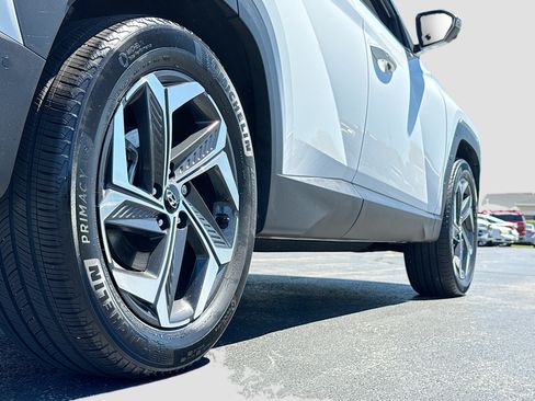 Certified 2024 Hyundai Tucson Limited AWD/4WD image 15
