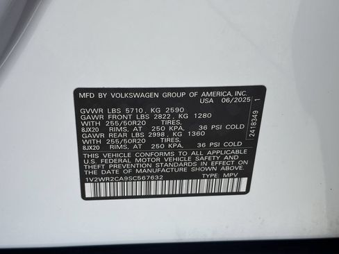 Used 2025 Volkswagen Atlas SE FWD image 30