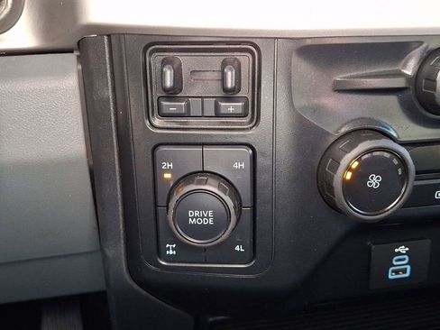 Used 2024 Ford F250 XLT image 25