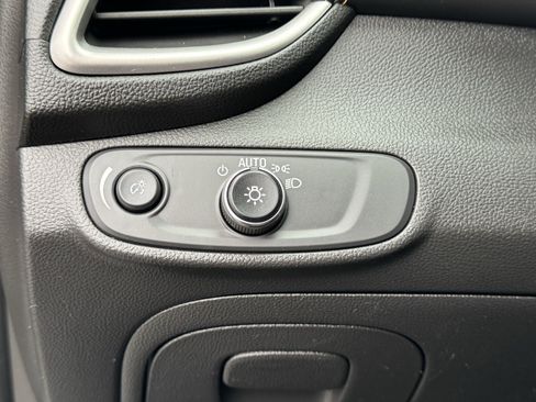 Used 2019 Chevrolet Trax LT w/ LT Convenience Package image 29