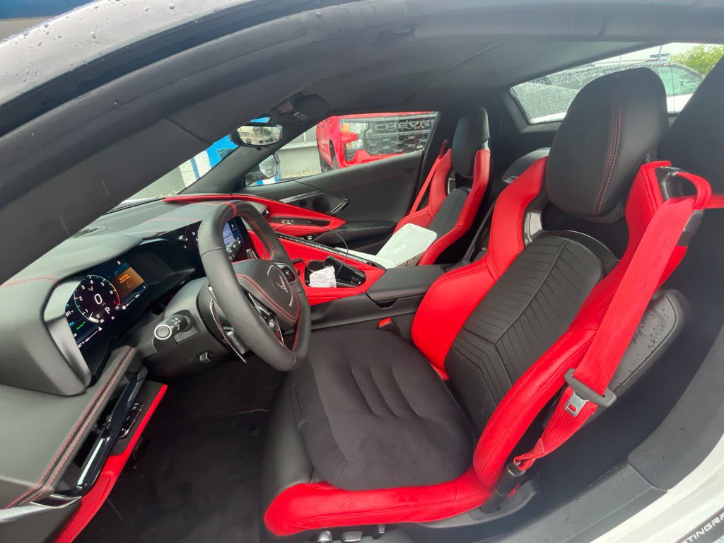 Used 2024 Chevrolet Corvette Stingray Premium Conv w/ Z51 Performance Package RWD image 9
