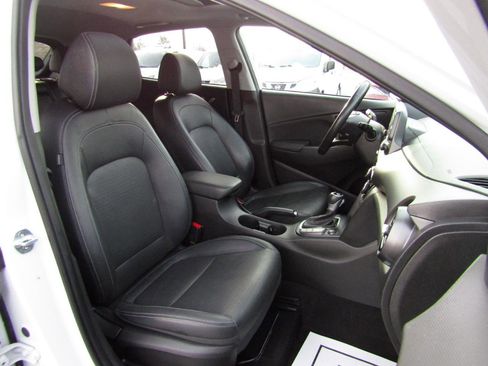 Used 2021 Hyundai Kona Limited w/ Cargo Package image 29