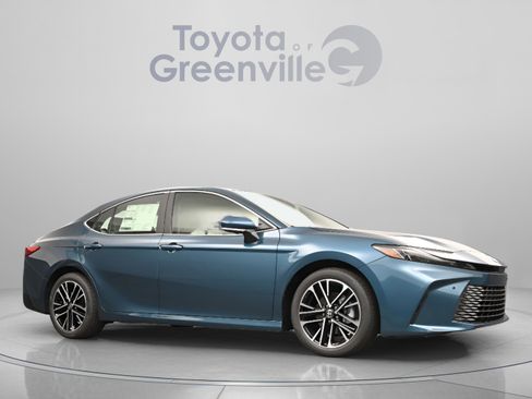 Used 2025 Toyota Camry XLE w/ Premium Plus Package FWD image 18
