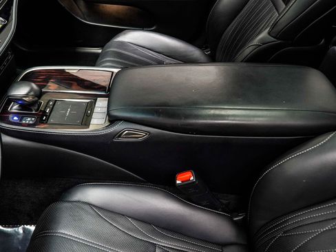 Used 2018 Lexus LS 500 500 Base w/ Luxury Package image 19