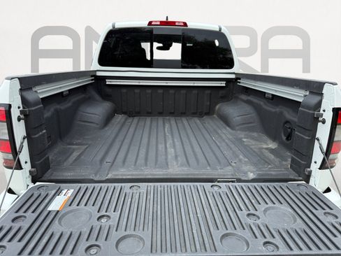 Used 2023 Nissan Frontier SV w/ SV Convenience Package RWD image 12