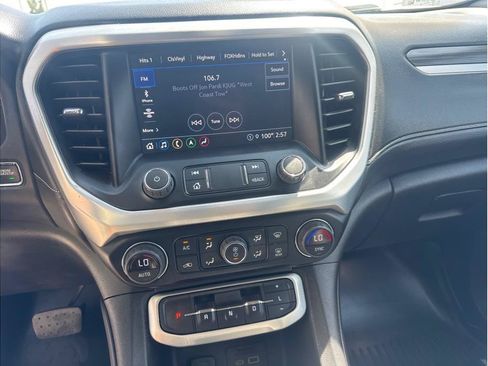 Used 2023 GMC Acadia SLT FWD image 15