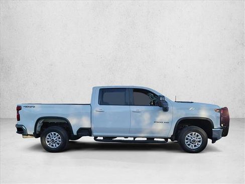 Used 2021 Chevrolet Silverado 2500 LT w/ Fleet Comfort Package AWD/4WD image 4
