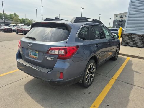 Used 2017 Subaru Outback 2.5i Limited AWD/4WD image 8