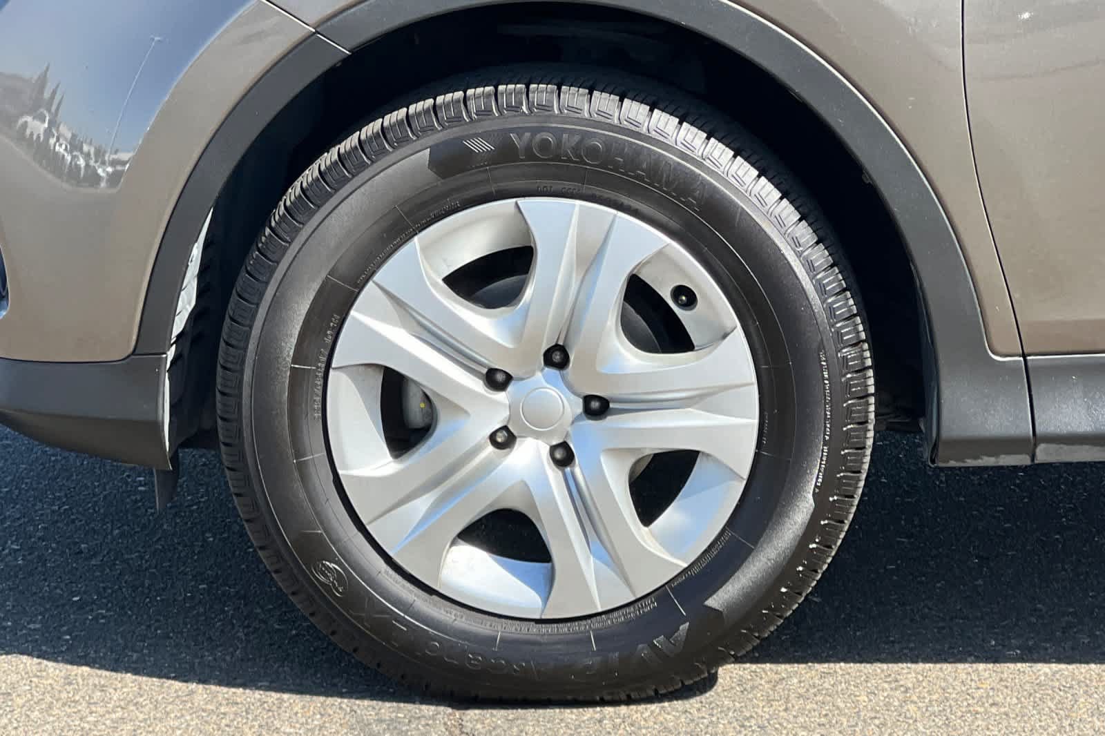 Used 2013 Toyota RAV4 LE AWD/4WD image 29