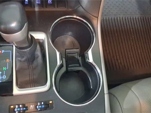 Used 2017 Toyota Highlander Limited image 35