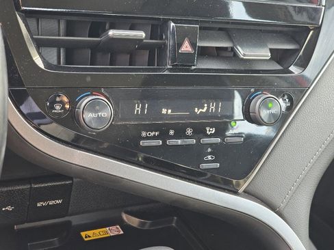 Used 2023 Toyota Camry XLE image 17