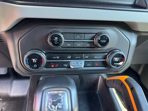 Used 2023 Ford Bronco Badlands AWD/4WD image 17