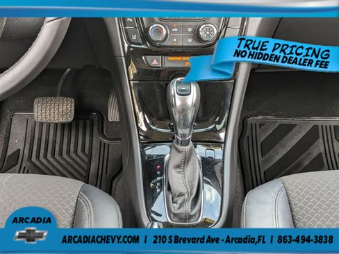 Used 2021 Buick Encore Preferred w/ Safety Package II FWD image 18