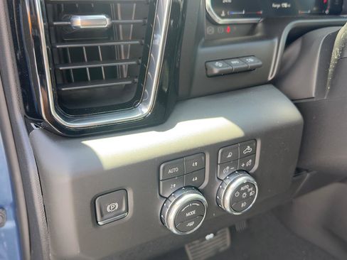 New 2026 GMC Sierra 1500 Denali AWD/4WD image 17