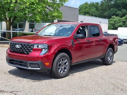 New 2026 Ford Maverick XLT w/ XLT Luxury Package FWD image 3