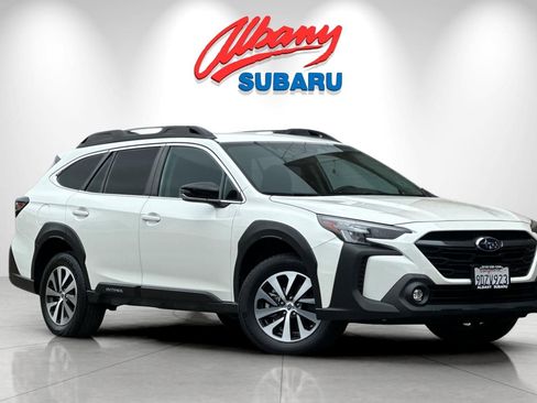 Used 2023 Subaru Outback Premium AWD/4WD image 2