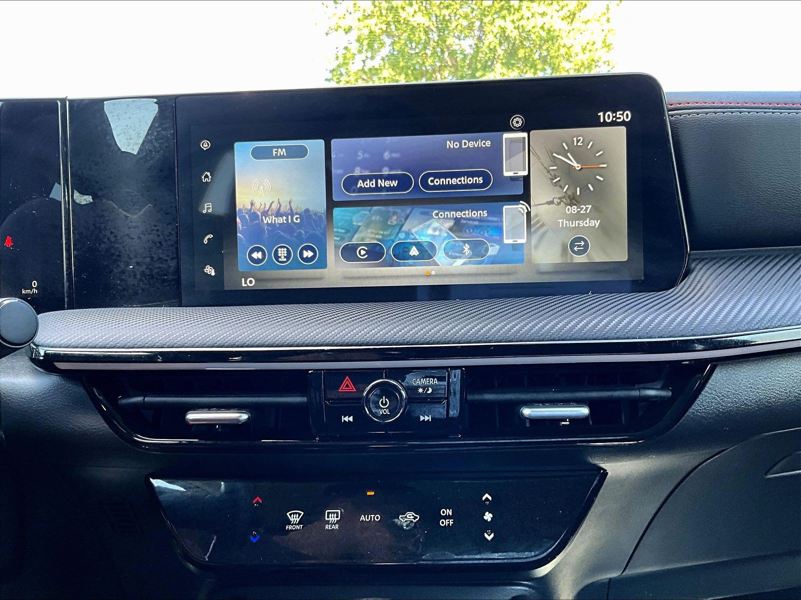 Certified 2025 Nissan Kicks SR FWD image 18